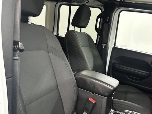 Used 2018 Jeep Wrangler Unlimited Sport S image 37