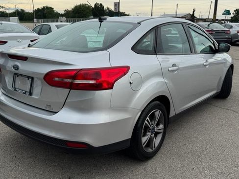 Used 2017 Ford Focus SE FWD image 8
