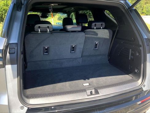 Used 2024 Chevrolet Traverse RS w/ LPO, Floor Liner Package AWD/4WD image 4