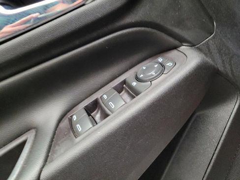 Used 2020 Chevrolet Equinox LT FWD image 27