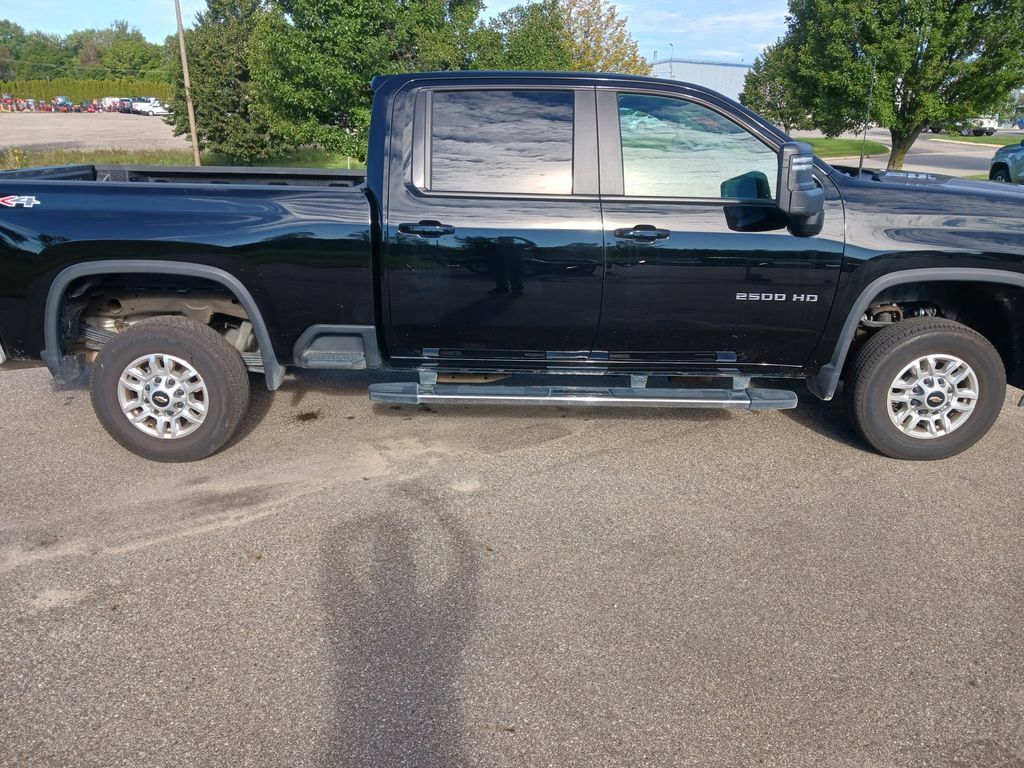 Used 2026 Chevrolet Silverado 2500 LT AWD/4WD image 7