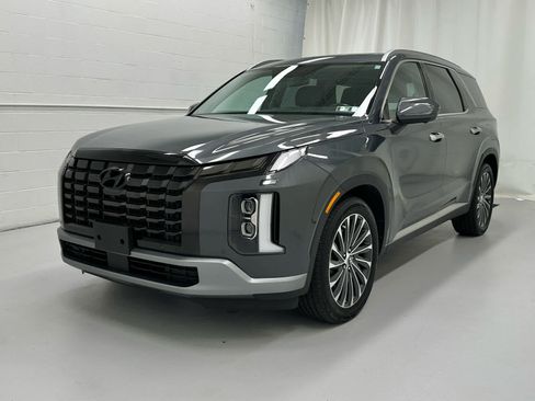 Used 2023 Hyundai Palisade Limited w/ Cargo Package AWD/4WD image 4