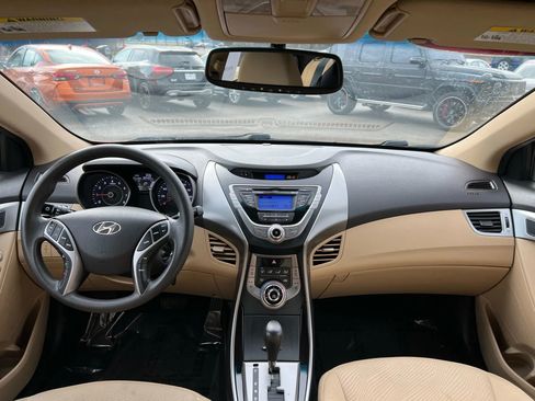 Used 2013 Hyundai Elantra GLS w/ Preferred Pkg image 9