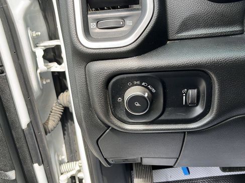 Used 2022 RAM 2500 Big Horn AWD/4WD image 13