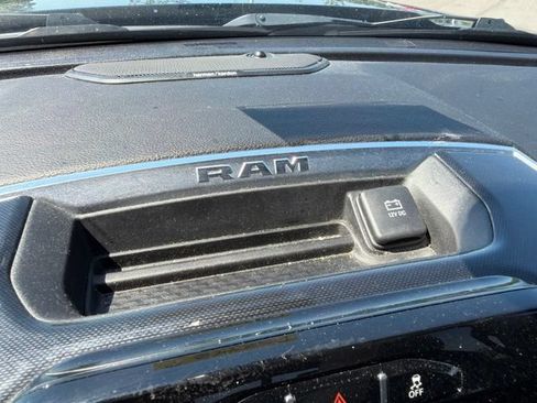 Used 2022 RAM 2500 Laramie AWD/4WD image 32