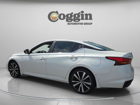 Used 2019 Nissan Altima 2.5 SR FWD image 3