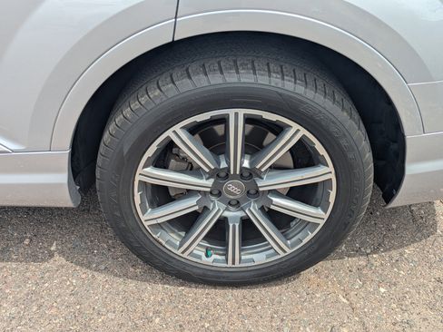 Used 2017 Audi Q7 3.0T Prestige image 13