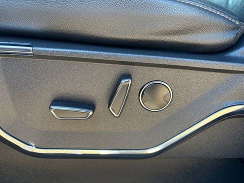 Used 2022 Ford F150 Lariat w/ Equipment Group 502A High image 38