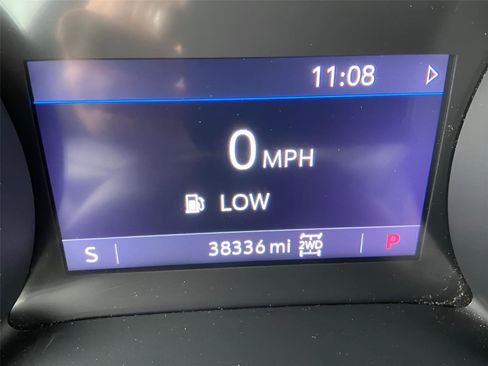 Used 2022 Buick Encore GX Essence w/ Experience Buick Package image 4