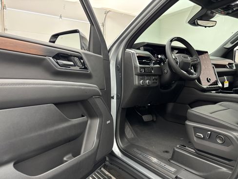New 2026 GMC Yukon Denali w/ Denali Reserve Package AWD/4WD image 20