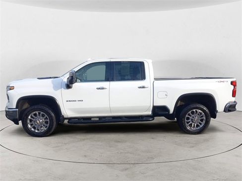 Used 2025 Chevrolet Silverado 3500 LTZ w/ LTZ Plus Package image 2