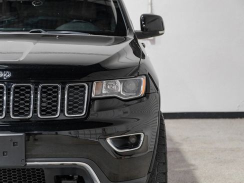 Used 2017 Jeep Grand Cherokee Limited image 46