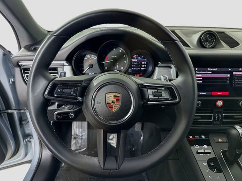 Used 2024 Porsche Macan image 12