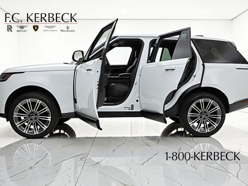 Used 2024 Land Rover Range Rover SE AWD/4WD image 4