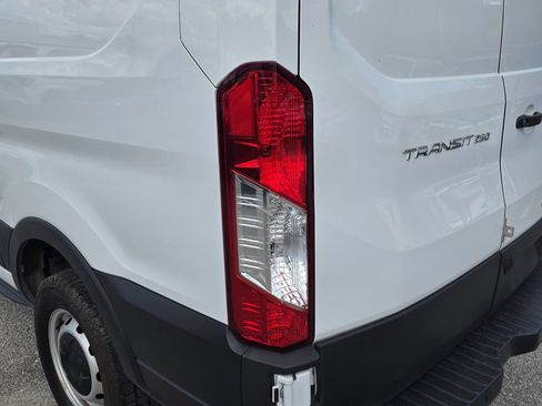 Used 2023 Ford Transit 250 Low Roof RWD image 7