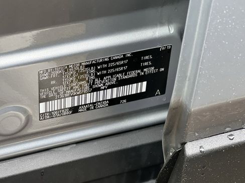 Used 2019 Toyota RAV4 LE w/ All Weather Liner Package AWD/4WD image 32