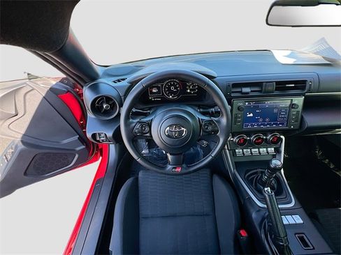 Used 2022 Toyota GR86 image 19