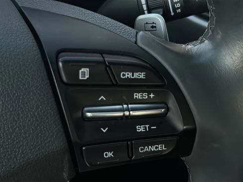 Used 2019 Hyundai Ioniq Hatchback 4D image 17