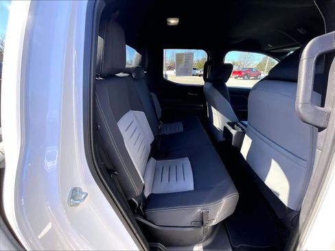 Used 2025 Toyota Tacoma TRD Off-Road image 16