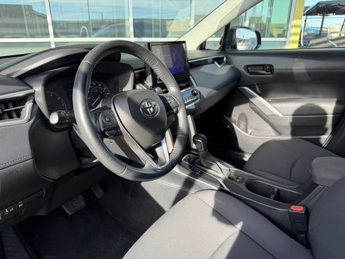 Used 2023 Toyota Corolla Cross LE image 32