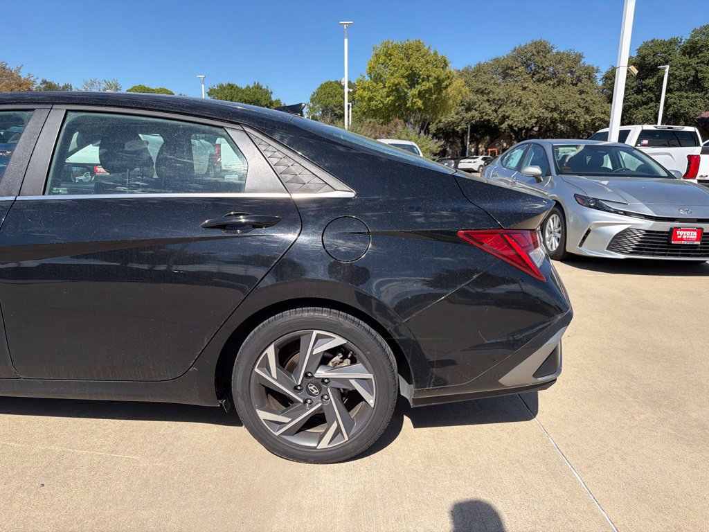 Used 2025 Hyundai Elantra SEL FWD image 6