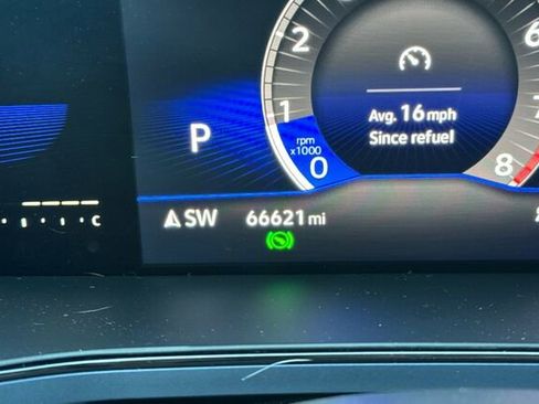 Certified 2022 Volkswagen Taos SE w/ Panoramic Sunroof Package image 26