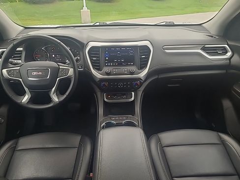 Used 2023 GMC Acadia SLT image 12