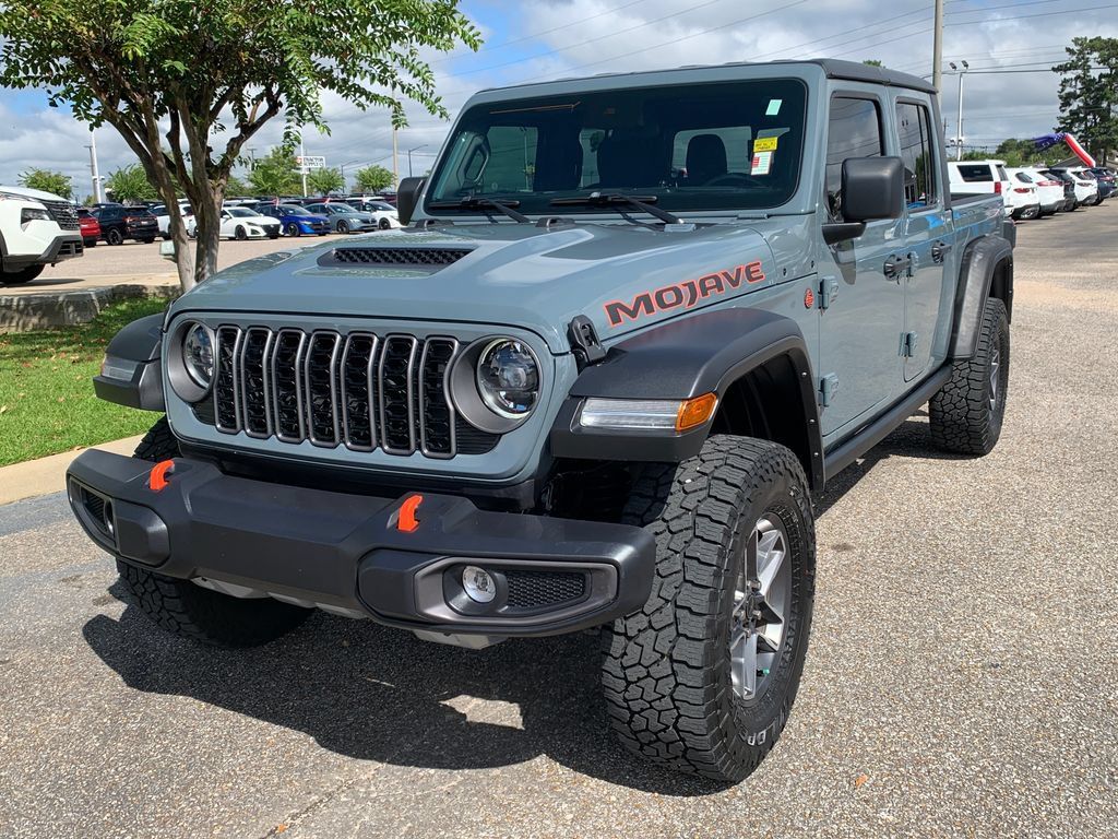 Used 2024 Jeep Gladiator Mojave w/ Convenience Group AWD/4WD image 4