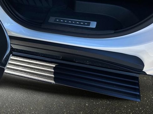 Certified 2022 Cadillac Escalade Sport Platinum AWD/4WD image 11