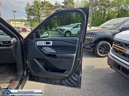 Used 2022 Ford Explorer ST w/ Equipment Group 401A AWD/4WD image 19