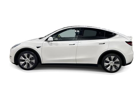 Certified 2021 Tesla Model Y Long Range AWD/4WD image 3