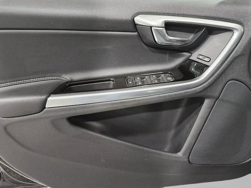 Used 2016 Volvo S60 T5 Premier w/ 19" Sport Package image 30