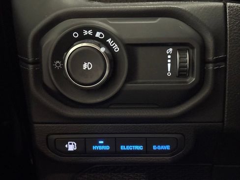 Used 2024 Jeep Wrangler Unlimited Rubicon 4xe AWD/4WD image 31