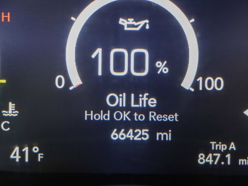 Used 2022 Chrysler Pacifica Touring-L image 16