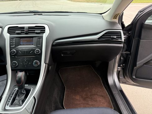 Used 2014 Ford Fusion SE w/ Equipment Group 201A image 29