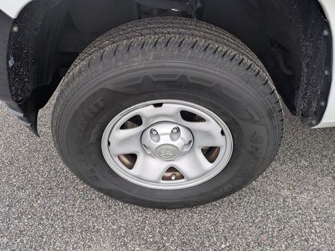 Used 2018 Toyota Tacoma SR image 10