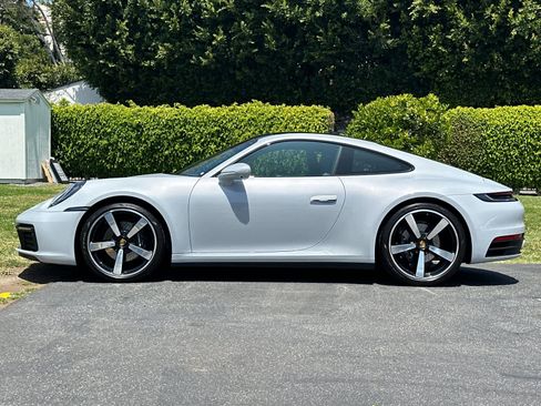Certified 2024 Porsche 911 Carrera RWD image 2