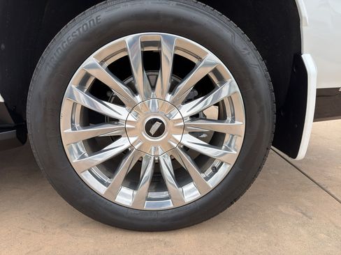 Used 2023 Cadillac Escalade Premium Luxury w/ LPO, Floor Liner Package AWD/4WD image 7