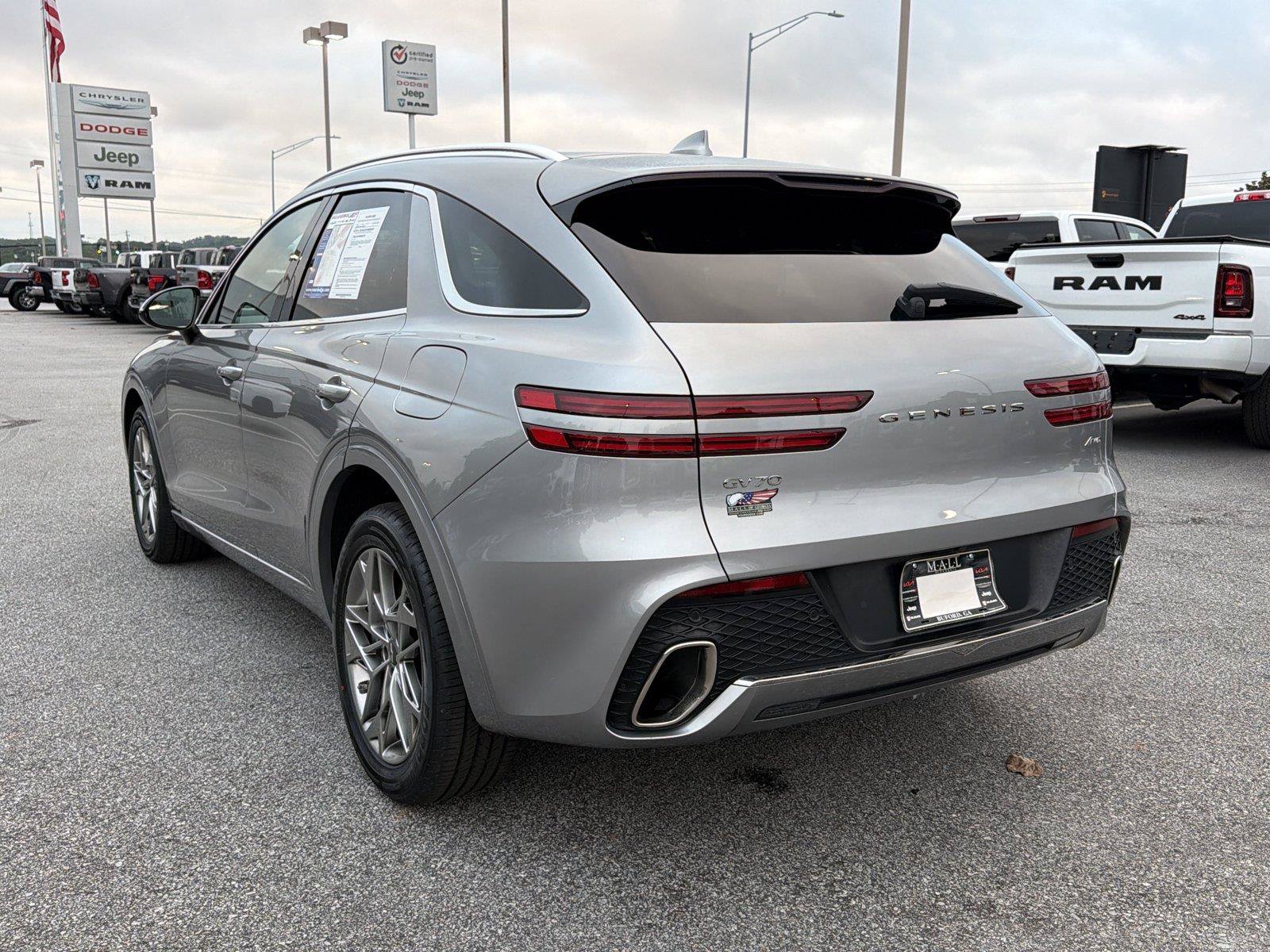 Used 2025 Genesis GV70 2.5T AWD/4WD image 7
