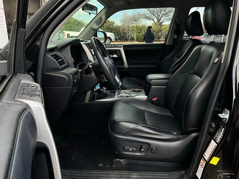 Used 2014 Toyota 4Runner SR5 image 10