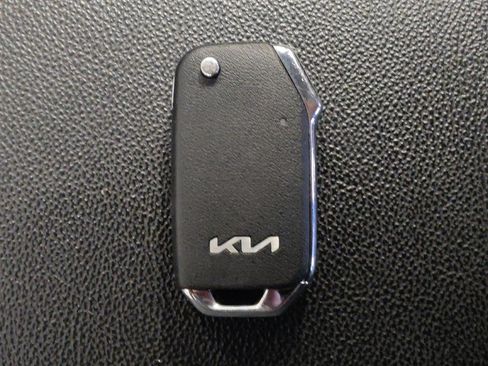 Used 2022 Kia Forte LXS image 32