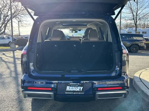 Certified 2025 INFINITI QX80 Sensory image 28