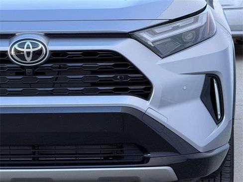 Used 2025 Toyota RAV4 XSE w/ Advanced Technology Package image 9