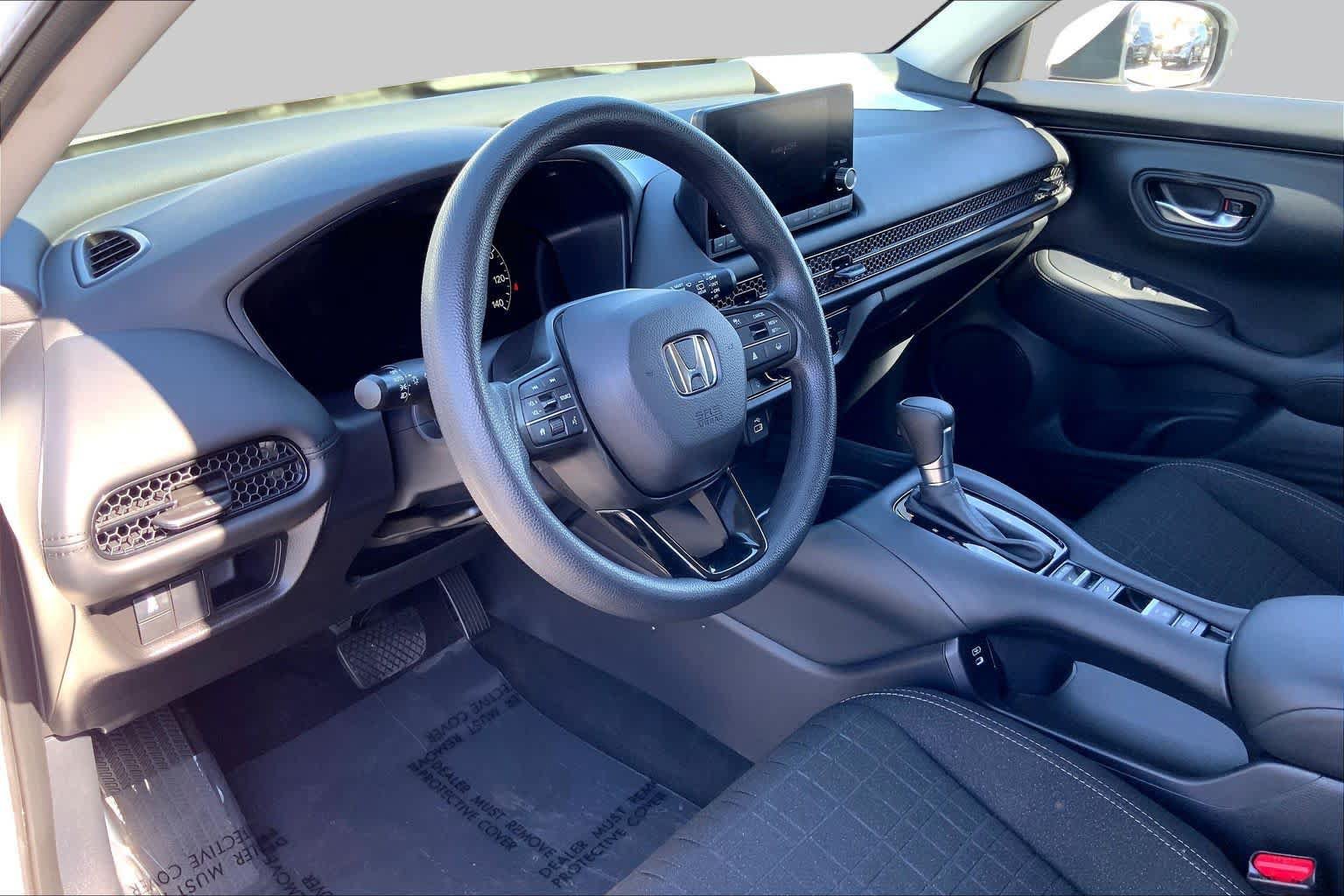 Used 2024 Honda HR-V LX image 17