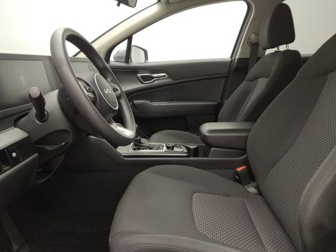 Used 2023 Kia Sportage LX image 17