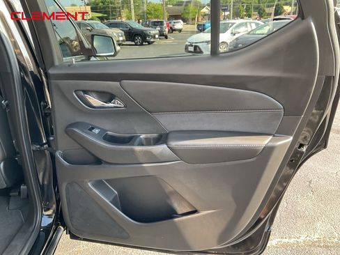 Used 2023 Chevrolet Traverse High Country image 31