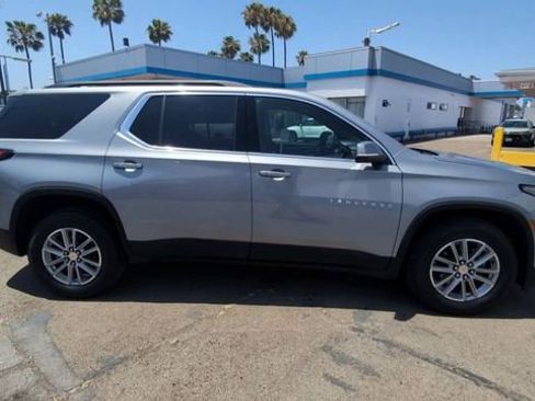 Certified 2023 Chevrolet Traverse LT FWD image 9