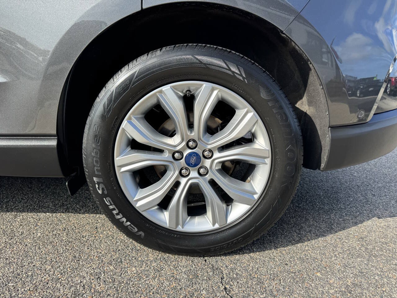 Used 2020 Ford Edge Titanium w/ Equipment Group 301A AWD/4WD image 6