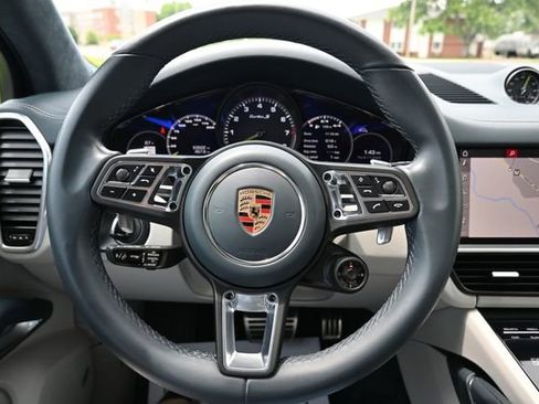 Used 2021 Porsche Cayenne Turbo S AWD/4WD image 44