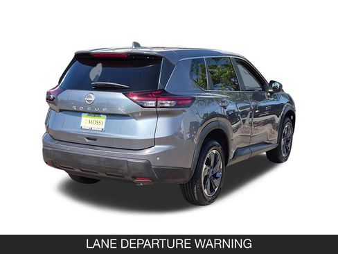 Certified 2025 Nissan Rogue SV FWD image 9